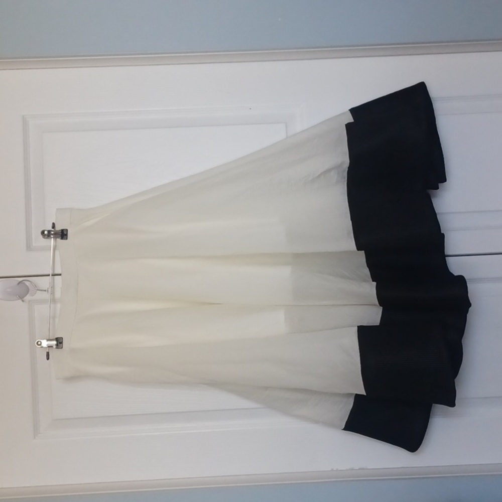 Chicwish Ivory /Black Circular Skirt sz M 
As good as brand new